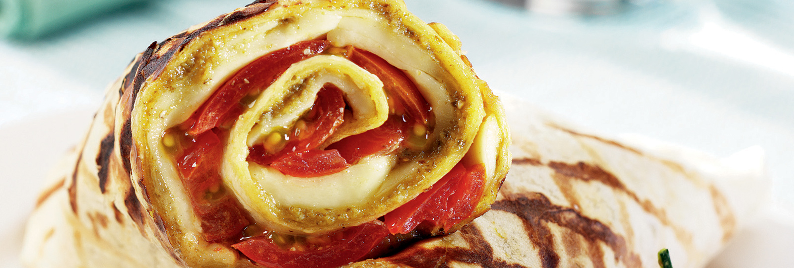 Wrap au pesto et à la mozzarella