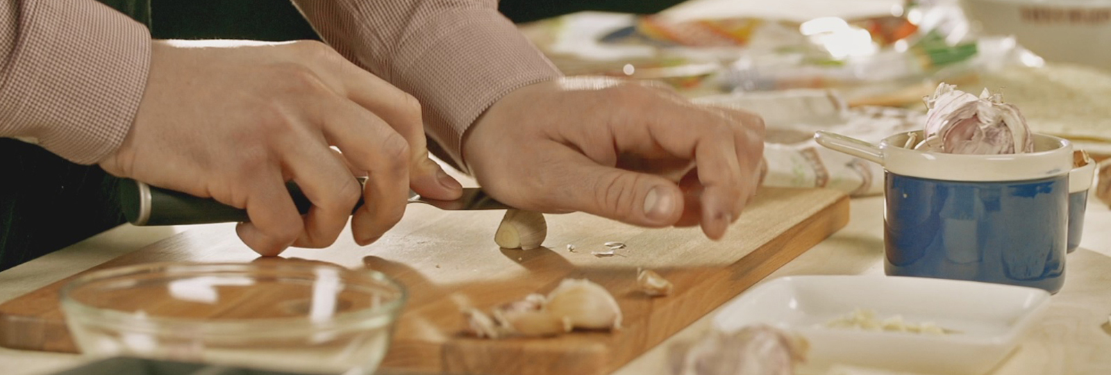 Comment peler et hacher de l’ail facilement ?