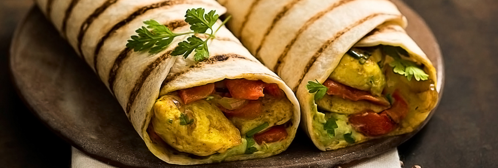 Wrap au poulet épicé et au poivron grillé