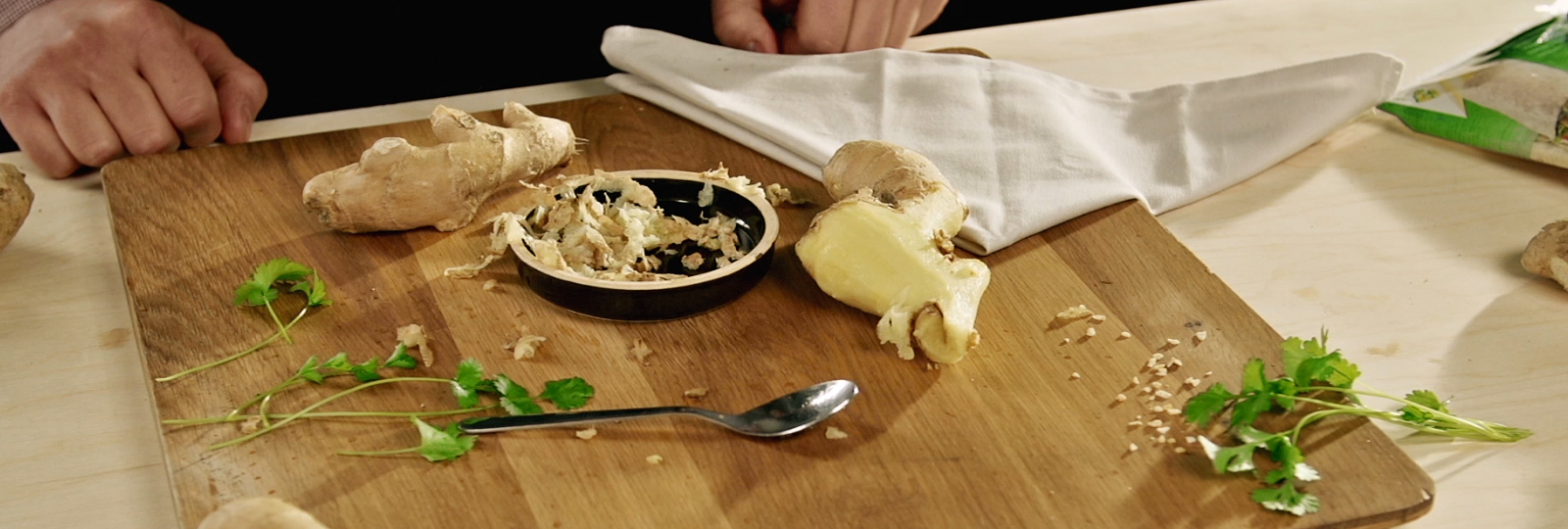 Comment éplucher le gingembre ?